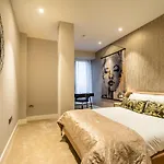 The @ Ryedale House Apartman