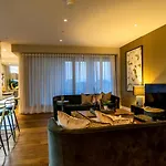The @ Ryedale House Apartman
